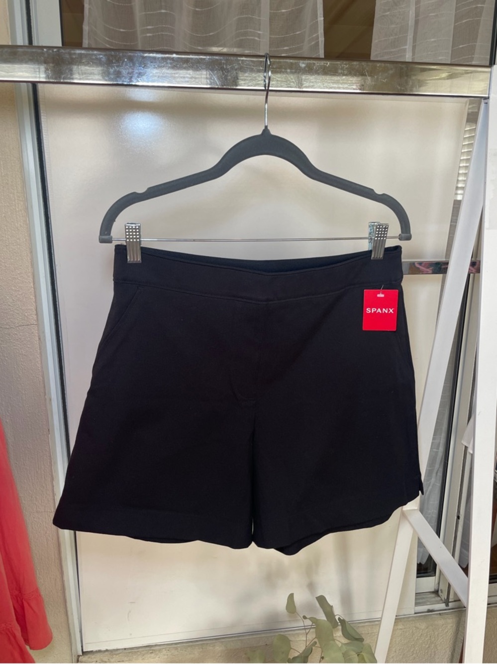 Spanx Polished 6” Classic Black Shorts Size M New Summer Everyday Wear - Picture 4 of 8